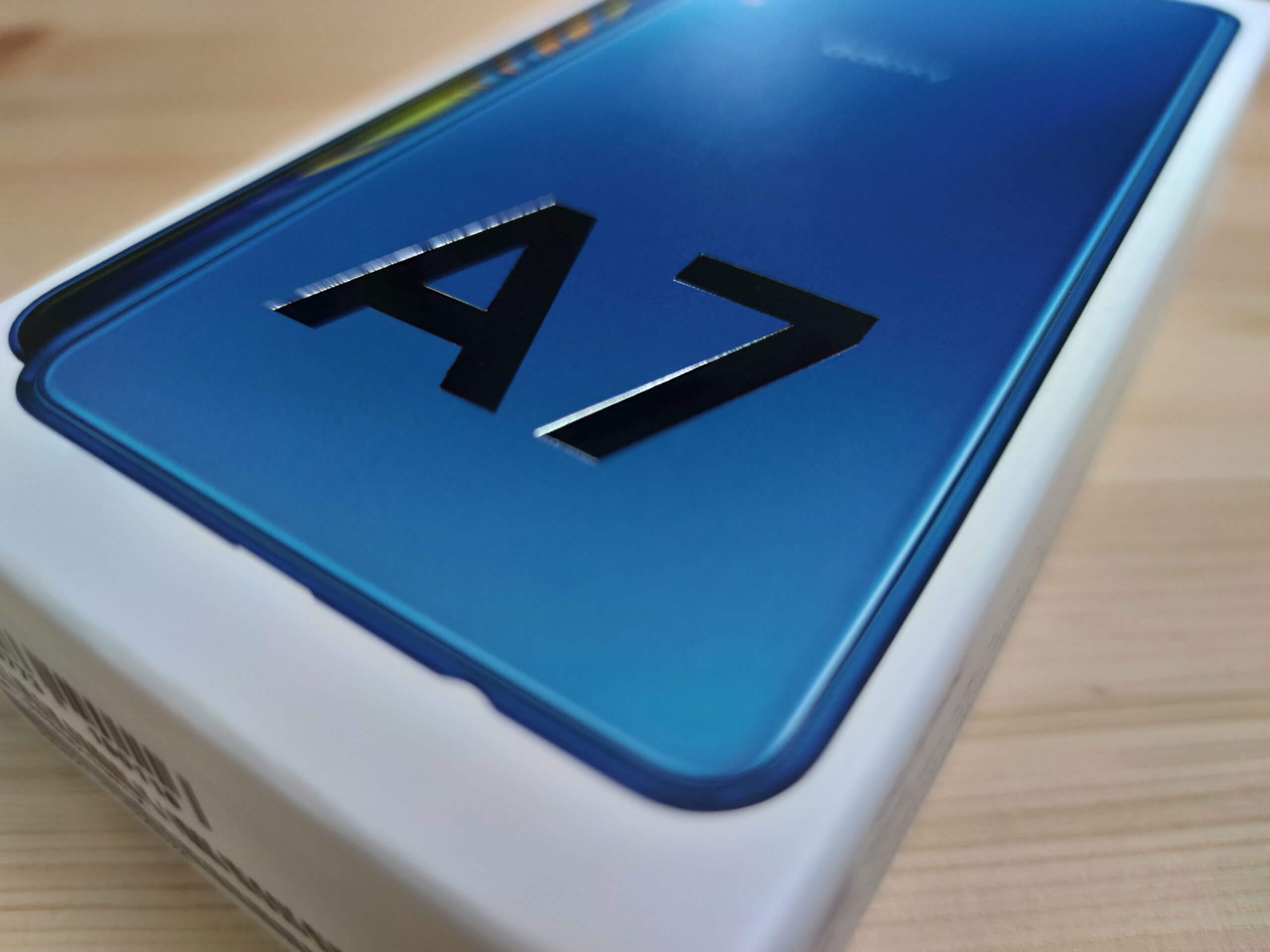 Samsung Galaxy A7開封レビュー！有機ELディスプレイで実質2千円は ...