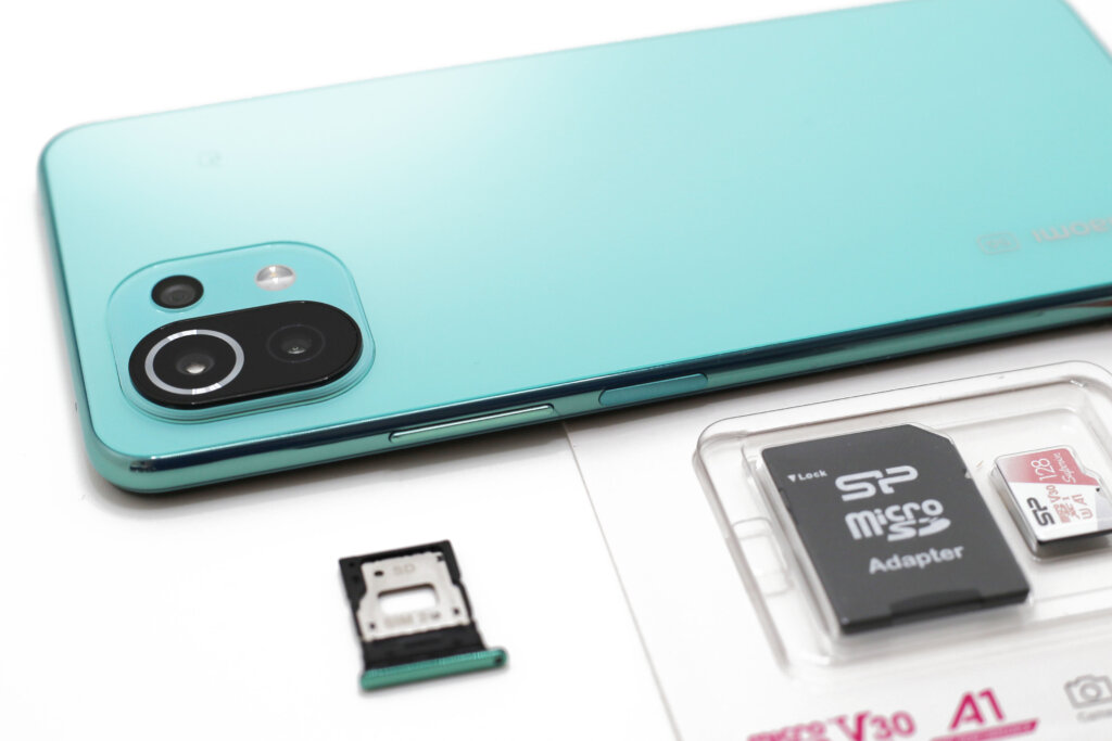 高性能かつMicro SDカードを使えるスマートフォンを探してるならMi 11 Lite 5Gで決まり！
